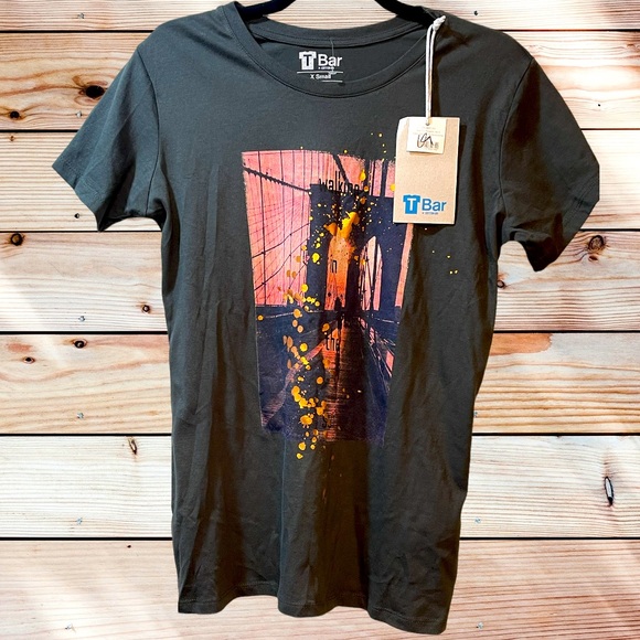 T Bar graphic Tee - Walking in the Sun - Picture 2 of 6